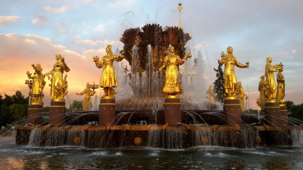 16 скульптур с фонтана «Дружба народов» скоро вернутся на ВДНХ