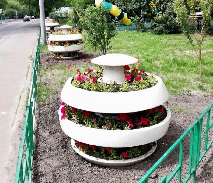 Новые цветочные клумбы оборудовали на 17-м пр. Марьиной Рощи
